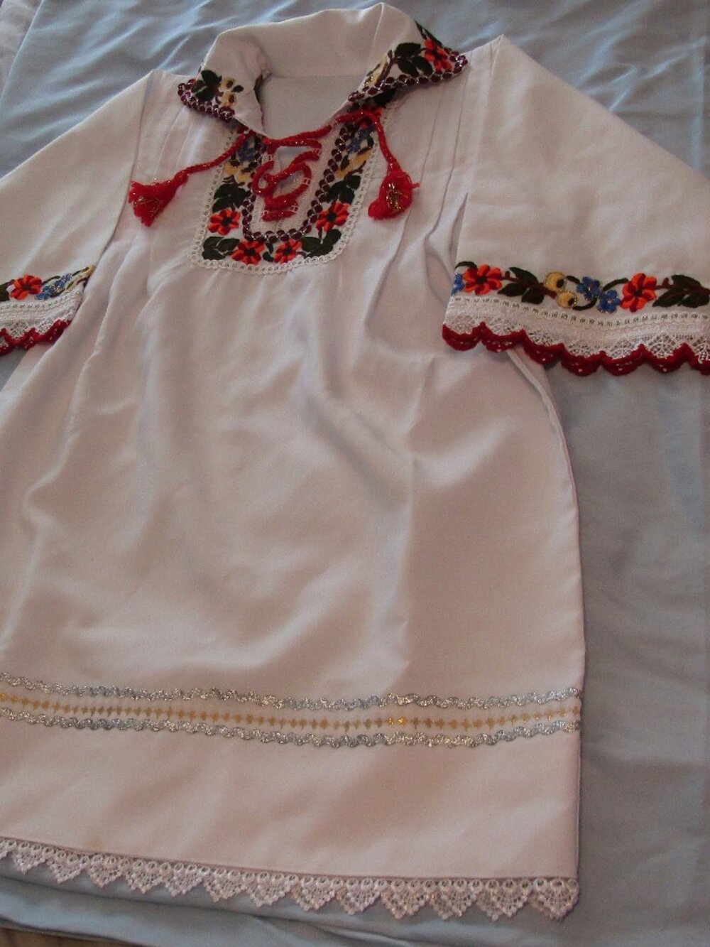 Embroidered EASTERN EUROPEAN ROMAINIAN FOLK GIRLS DRESS Size 4T-6 With Gusset
